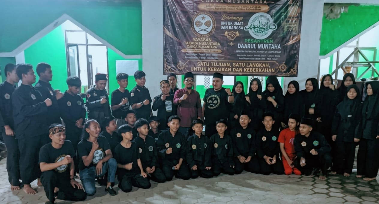 Yayasan Tjimande Tarikolot Cakra Nusantara Silaturahmi Pembentukan Ranting Padepokan Tjimande Tarikolot Cakra Nusantara di PONPES Daarul Muntaha, Lebak Banten